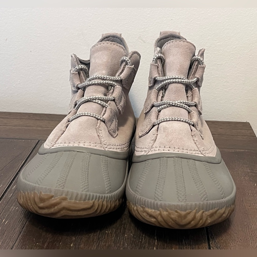 Sorel Women's Ankle Duck Boots in Taupe and Gray - Picture 2 of 9